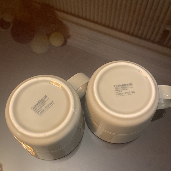 Hue mugs CRATE& BARREL Light Grey set of 2 - Picture 3 of 5
